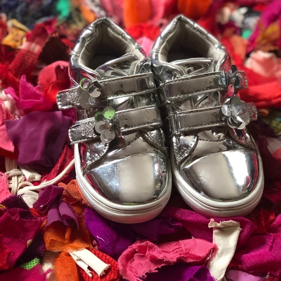 Toddler Nicole Miller Velcro strap sneakers - Picture 2 of 4